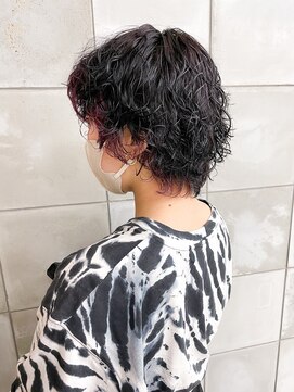 トゥコ(tuco) パーマウルフデザインカラーブリーチピンクインナーカラー