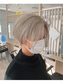 フリーダムメルシー(freedom Merci) ■ホワイトシルバー　ショート