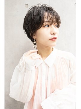 クラン(clan) 外ハネボブセクションカラーグラデーションカラーペールベージュ