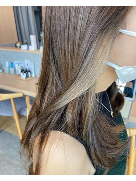 カミケンガレリア(kamiken. galleria) 大人かわいい美髪ミルクティーベージュ【カミケンガレリア】