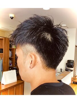 バーバーグテ 和地山店 スパイキーショート