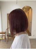 ピンクグレージュのボブ