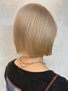 ビスクヘアデザイン(bisq hair design) ボブ　ミルクティーベージュ　艶髪　髪質改善カラー　ショート