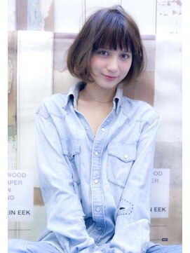 テイラー(Taylor) [Taylor]  こなれ感漂う３Dボブ