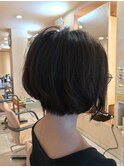 黒髪前下がり大人ボブ