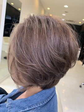 サローネデ アグスティナ バイ サンバンチ(salones de agustina by sanbanchi) ショートスタイル×フェイスフレーミングカラー