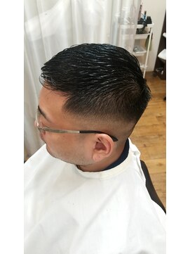 ティーズバーバー 亀有店(T's BARBER) フェードクロップスタイル