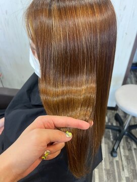 ヘアー リードレス(hair Re:dress) 大人可愛いナチュラルベージュうるツヤ髪ストレート髪質改善