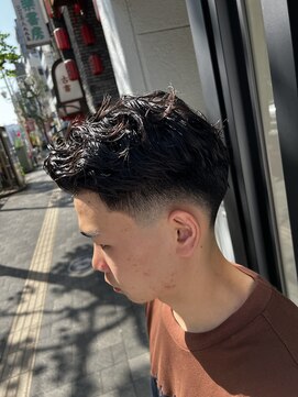 ダンブライズバーバー(DAN BRISE) ロースキンフェード