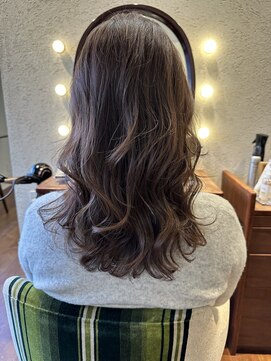 エルサフィロ キタハマ(el zafiro kitahama) 30×40×50代×ナチュラル×髪質改善×明るい白髪染め