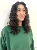 ロングヘアのハードカーリーパーマ