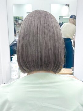 リラ バイ ミラ 新宿(LILA by MILA) ウェーブミディアム似合わせカットメルティカラーボブ/新宿