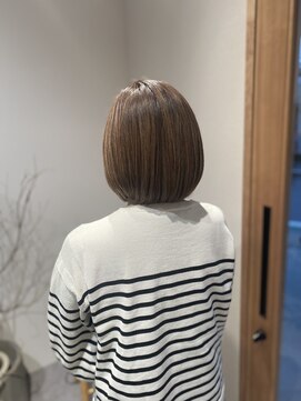 シスイ(sisui) 内巻きボブ/アッシュブラウン