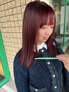 グロウウィング(GROWING) ぱつっとミディアム×カシスレッドカラー