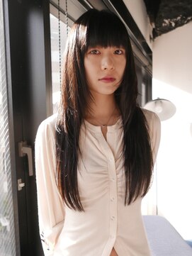  姫カット ロングウルフ 顔周りレイヤー 韓国ヘア 黒髪ロング