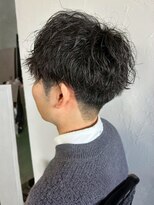 マップデザイン(map design)&nbsp;ビジネスカット 波巻きパーマ ツーブロック 刈り上げ 黒髪 20代