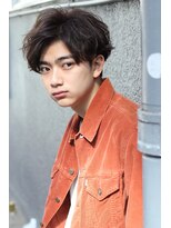 ブークル(boucle)&nbsp;ニュアンスパーマでイメチェン！重ためマッシュコンマヘア