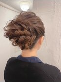 ねじりアップヘア