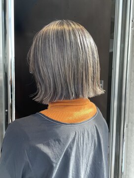 切りっぱなしボブ/ハイライト/アッシュカラー