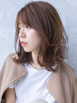 レジナヴィータ 栄(Reginavita)&nbsp;カジュアル　ミディアム　レイヤーカット　透明感　ベージュ