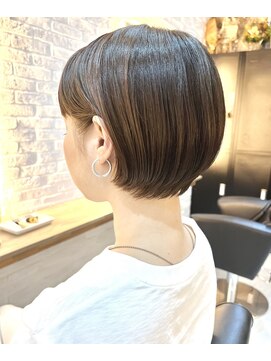 ウィローズ(WILLOW'S) 大人かわいい耳かけ丸みショートボブ20代30代40代髪型