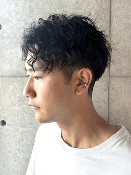 ブルニール 心斎橋(BLEUNIR) センターパートツイストスパイラルツーブロック波巻スパイラル