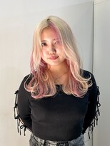 サクラ オモテサンドウ(SAKURA)&nbsp;抜きっぱなしブロンド×セクションカラーピンク◎表参道