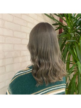 ビスイル 秋葉原店(Vis ill) ブリーチ秋色カラーオリーブカラーミディアムレイヤー