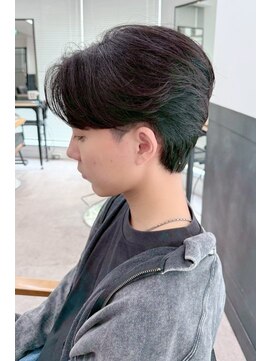 ネオリーブ クーロ メゾン 横浜(Neolive curro Maison) 韓国マッシュ　センターパートフェザーパーマ　MEN’S HAIR