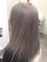 ルネラトーキョー(RUNERA TOKYO)&nbsp;グレーシルバーグレージュレイヤーカットトリプルカラー