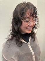 美容室ヒラトヤ 都南店&nbsp;ダークアッシュブラウンの濡れ感ウェーブで大人のこなれヘア