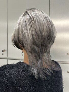 アールプラスヘアサロン(ar+ hair salon) 【新宿/新宿三丁目/ダブルカラー/ハイトーン】