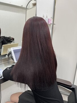 アオ(ao.) 春にぴったりな赤髪