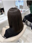オリーブベージュ
