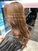 アピッシュ ギンザ(apish ginza)&nbsp;tomo 大きなカールのコテ巻き風デジタルパーマ