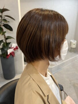 ニィ(2iee.) ショートボブ