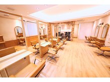 アロマ ヘアー ルーム 新宿3号店(AROMA hair room)の雰囲気（毎月2000人ご来店される大人気サロン♪新宿とは思えない空間へ。）