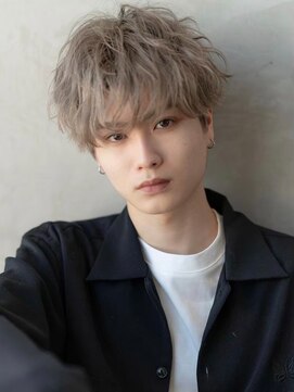 イオ 本厚木(io) 無造作マッシュハイトーンメンズカット刈り上げ