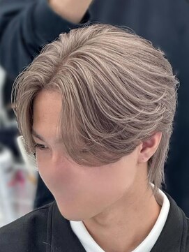 センス 渋谷 宇田川交番前(SENSE) 毛流れセンターパート/ハイトーン/メンズカラー/ミルクティー
