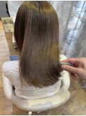 ツヤのある髪質改善カラーヘーゼルベージュ