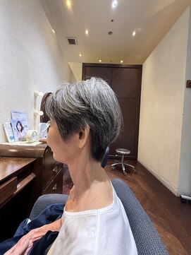 エルサフィロ ヨドヤバシ(el zafiro yodoyabashi) 【el zafiro yodoyabashi】マダムスッキリショートスタイル