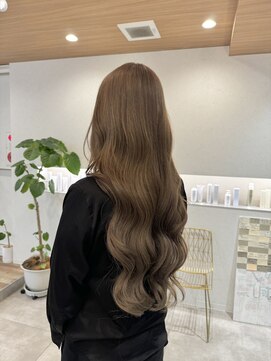 ウタリ(utari) 肌馴染み良いモカベージュ【難波 桜川/ケアブリーチ】