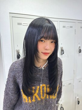 アッシュ 下北沢店(Ash) 顔まわりからザクザクのロングレイヤーカット