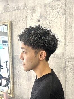 クラン(CLAN)の写真/《フィットネス×美容室》メンズパーマに定評のあるCLAN。[カット＋眉カット＋育毛促進スパ￥6000]