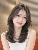 オアシスアヴェダ ザ・ペニンシュラ東京(OASIS AVEDA)&nbsp;大人セミロングレイヤー・艶髪・オリーブグレージュ