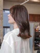 ヴィヴィッド オモテサンドウ(ViViD omotesando)&nbsp;ミントグレージュ/ミディアムレイヤー/大人上品/流し前髪