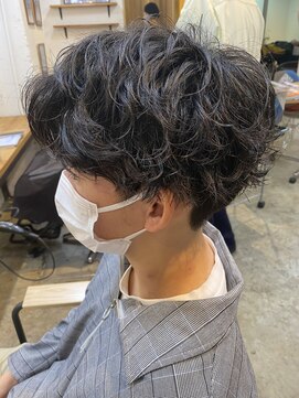 エルオム(EL.HOMME) 【Ryo】センターパート／スパイラルパーマ