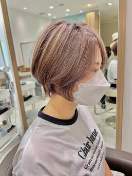 アッシュ 豊田店(Ash) ミルクティーベージュ×大人ショート