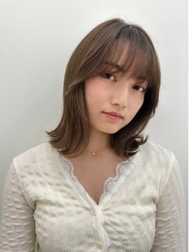 サンバレー(SUNVALLEY) 外ハネミディアム柔らか透明感アッシュベージュ