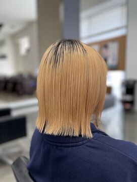 ブランドブラン(Blanc de Blancs) 切りっぱなしボブ